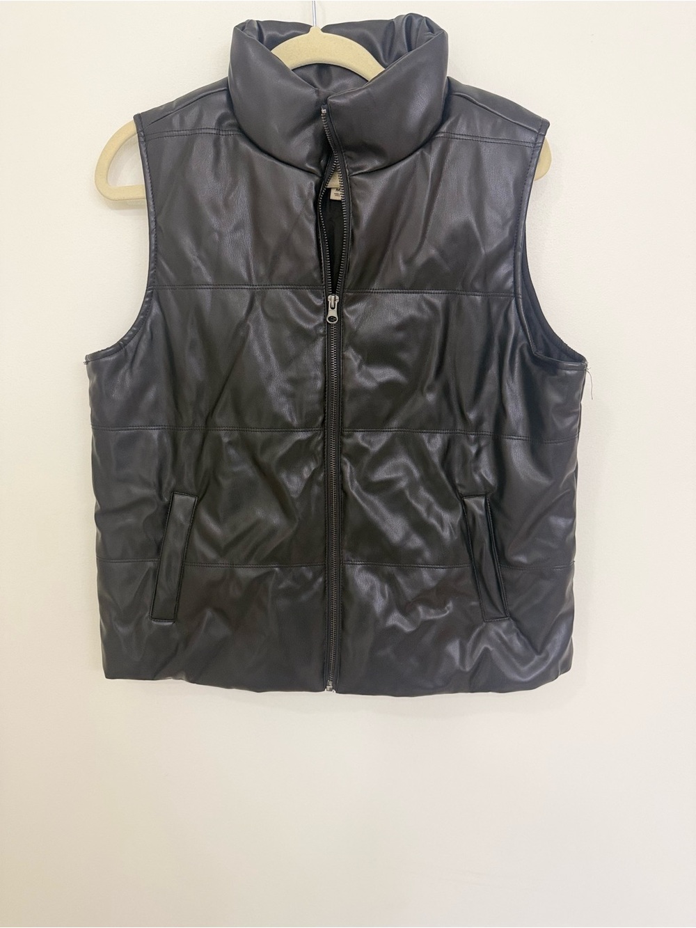 Thread & Supply Black Puffer Faux Leather Puffer Vest Size Medium